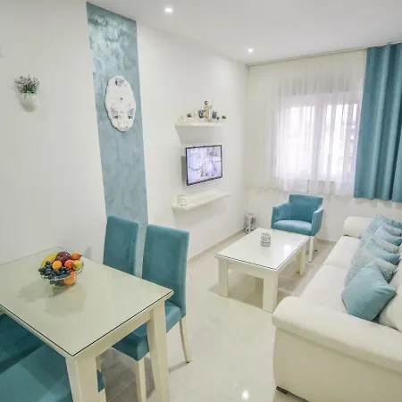 Gloria 1 Apartment